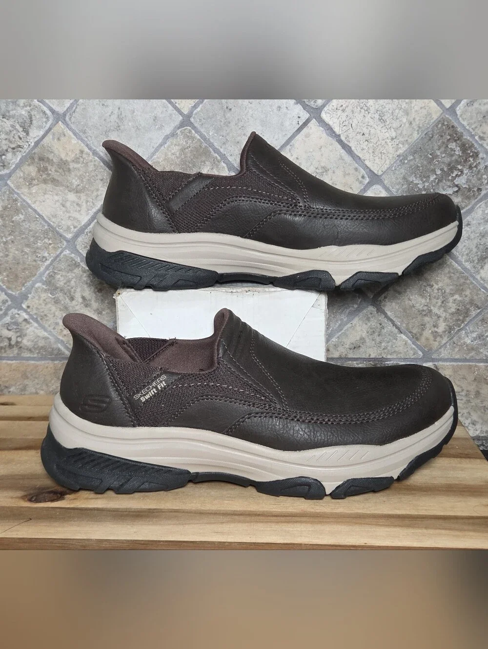 Skechers Men's Shoe Hands Free Swift Fit Izaiah Brown Size 9 M Step In & Go